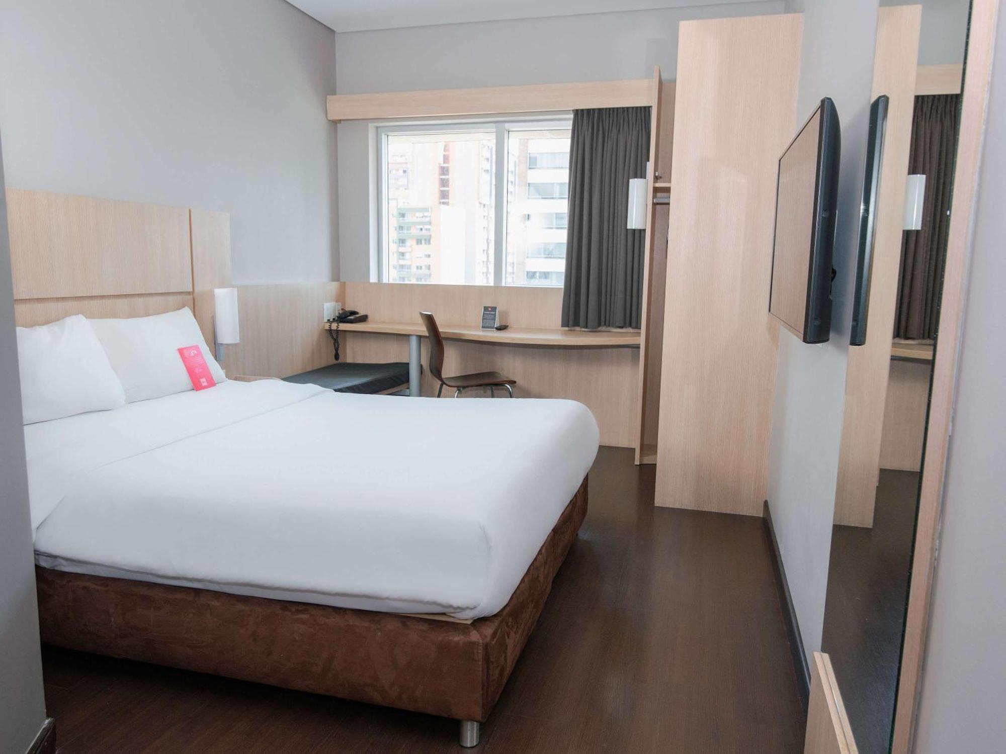 Ibis Medellin Hotel Exterior photo